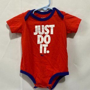 Nike ❤️Just Do It Baby Red Short Sleeve Crew Neck Onesie Size 6-9M (PRE-LOVED)